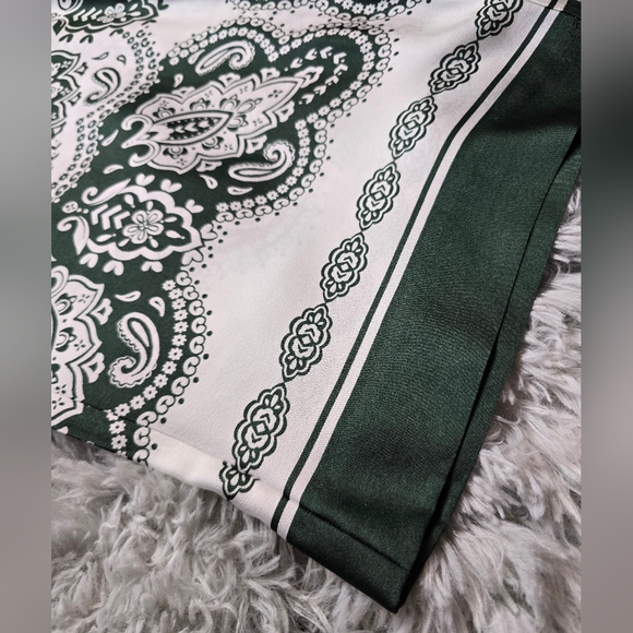 Ann Taylor Paisley Satin Wide Leg Pants in Green and White Medium - Picture 4 of 6